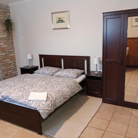 Vendektanya Vendeghaz 3* Ταπόλκα